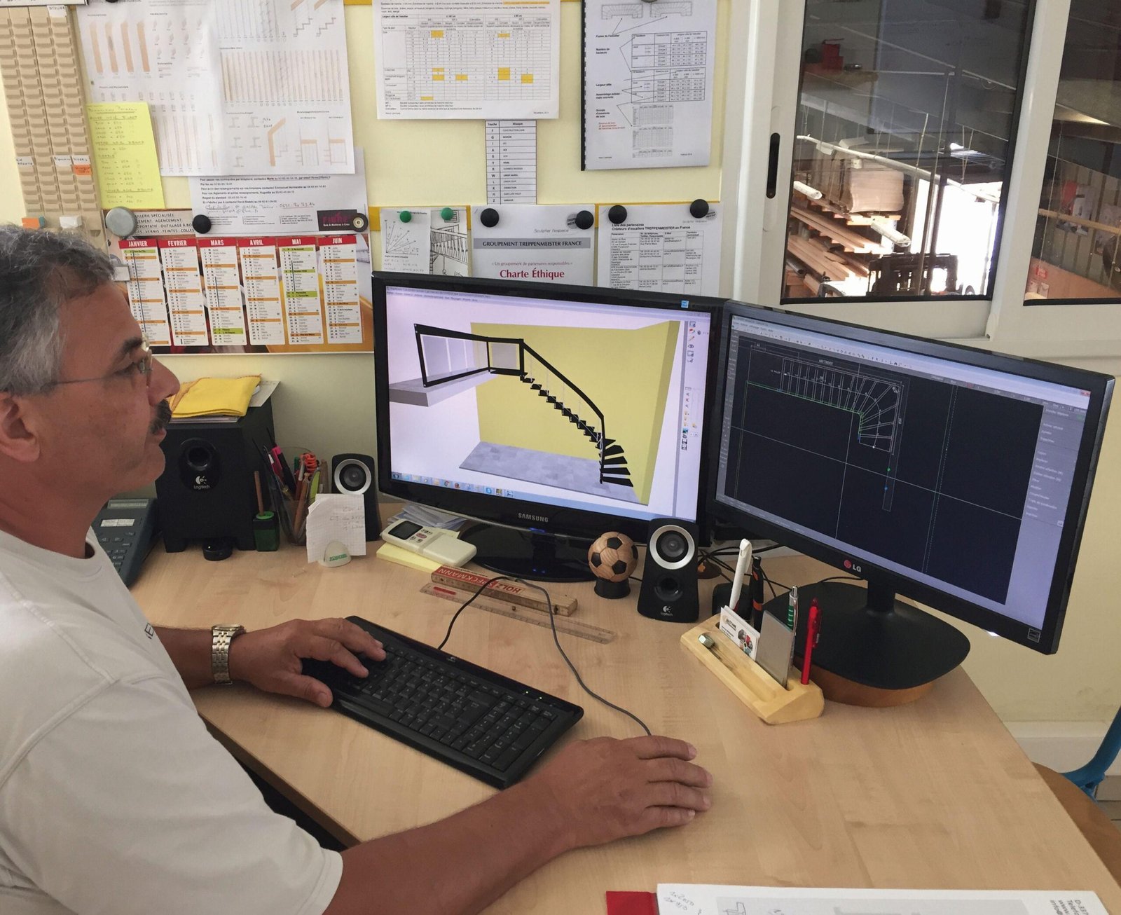 CAD drawing screenshot of a custom floating staircase layout